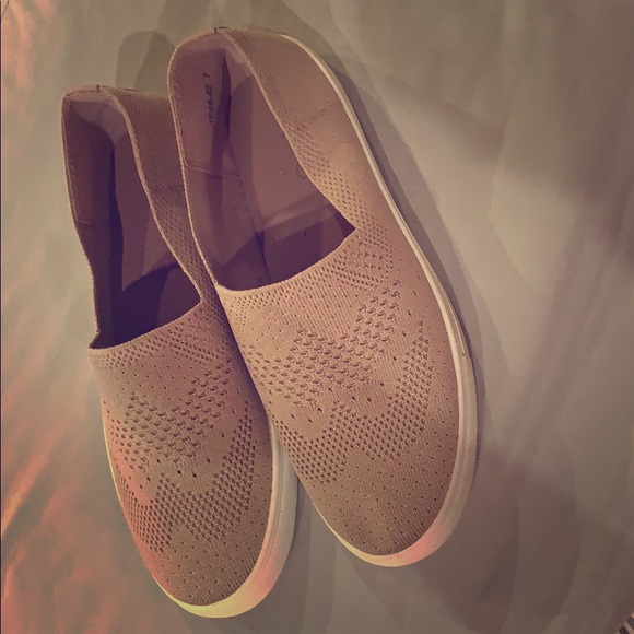 Refresh Shoes - Dusty rose slip on shoes